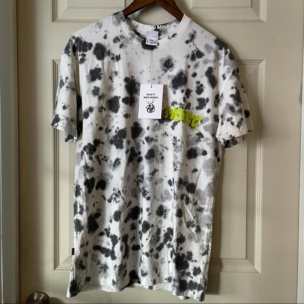 M/SF/T Bed Breakfast Tee